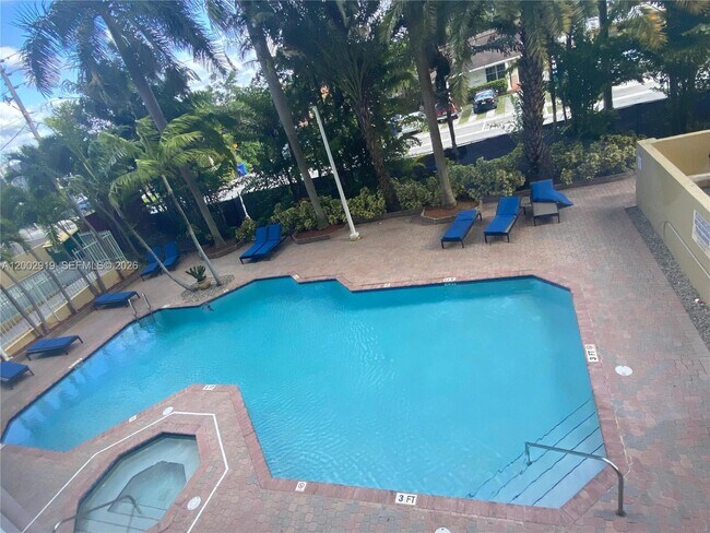 Photo - 3500 Coral Way Unit 505