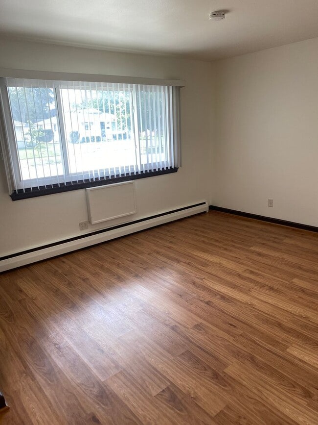 2812 Bolivar Apts.