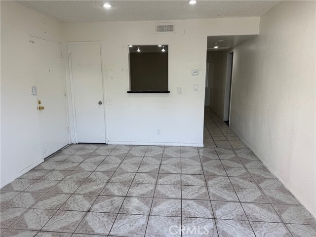 8847 Willis Ave Unidad 13