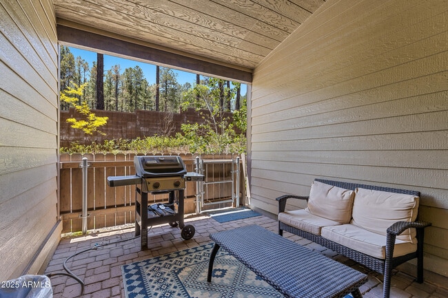 2477 W Mission Timber Cir