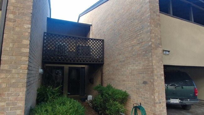 Building Photo - Location....Location....Location...