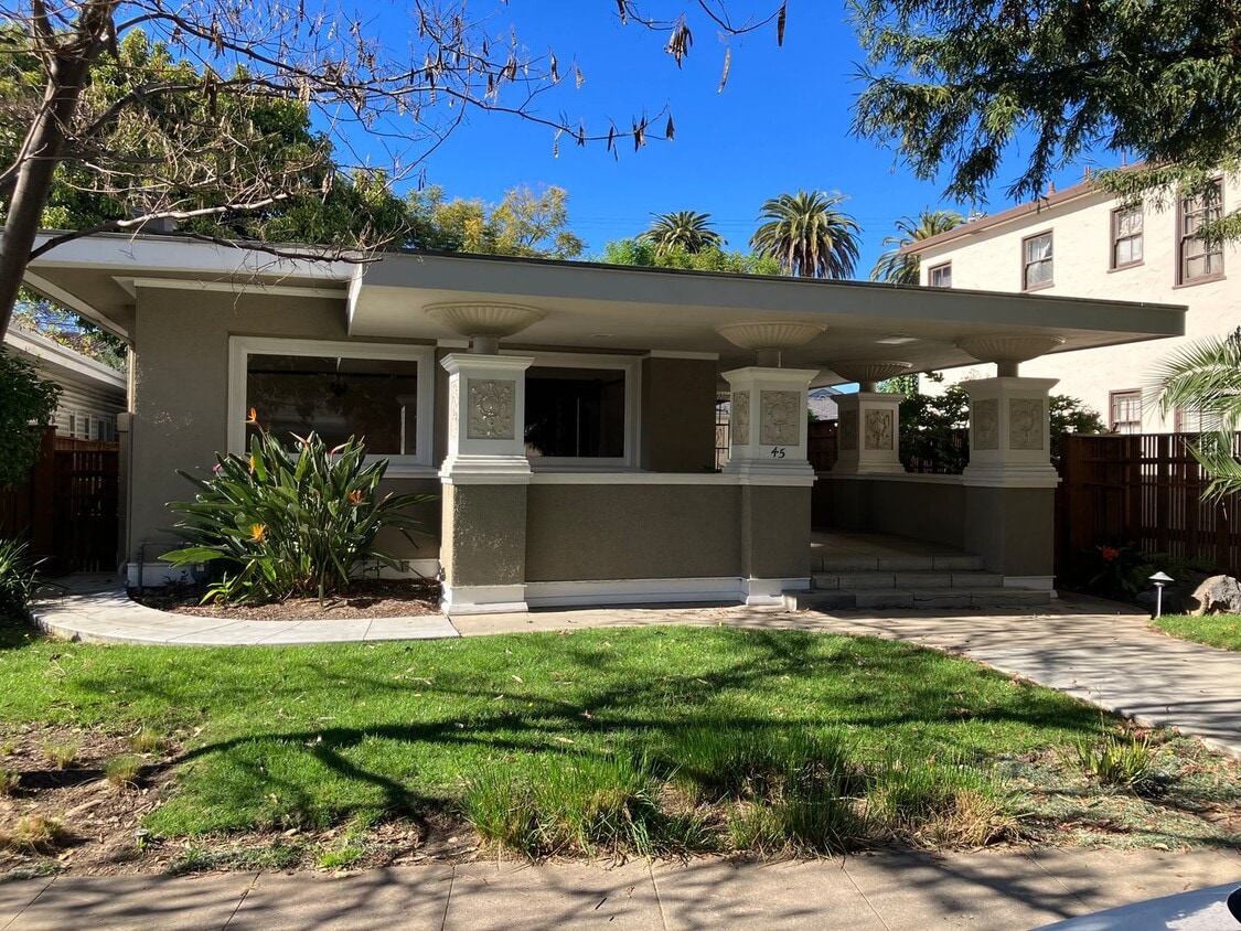 Charming Craftsman 2-Bedroom Home with Upd... - Charming Craftsman 2-Bedroom Home with Upd...