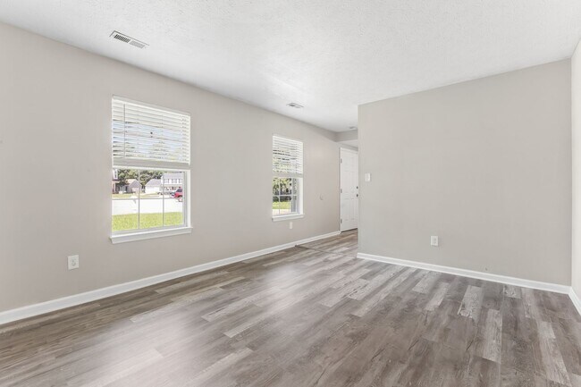 5 Longleaf Ct