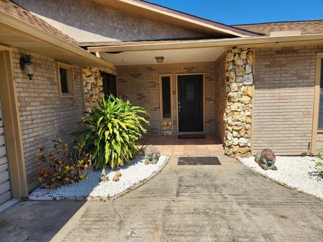 4431 Doris Dr