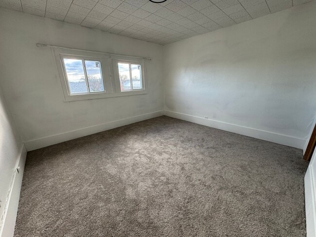 Photo - 2BR/1BA Upper Unit – Washer/Dryer Hookups, No Pets