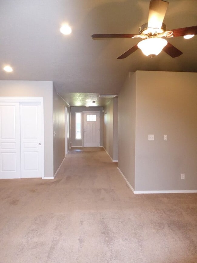 Photo - 21144 Darnel Ave