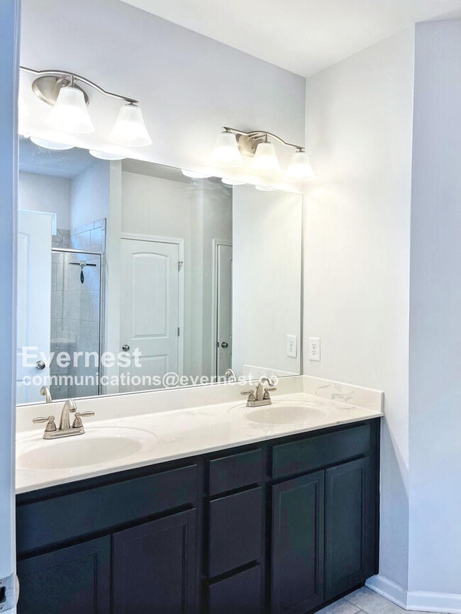 Photo - 2217 Silverton Dr