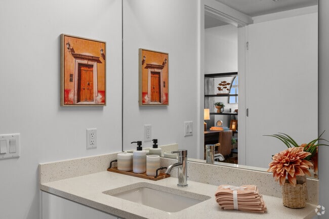 Studio - 451SF - Bathroom
