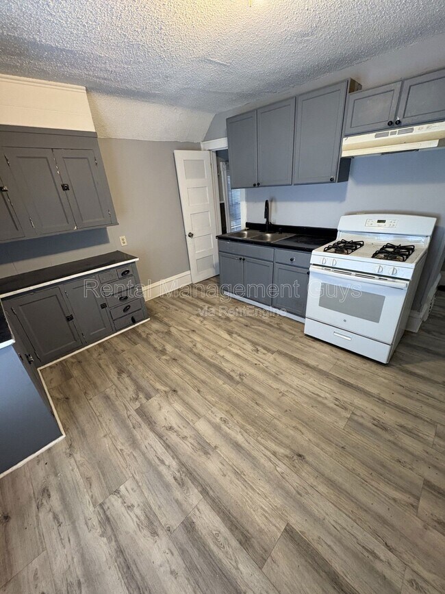 Photo - 4209 N Bryant Ave Unit 2