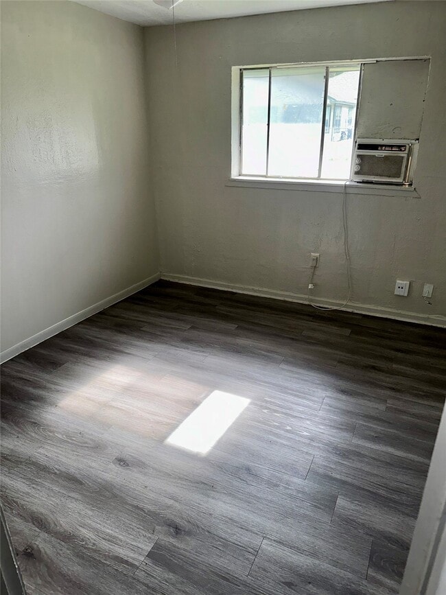 Building Photo - 5409 Suez St Unit 3