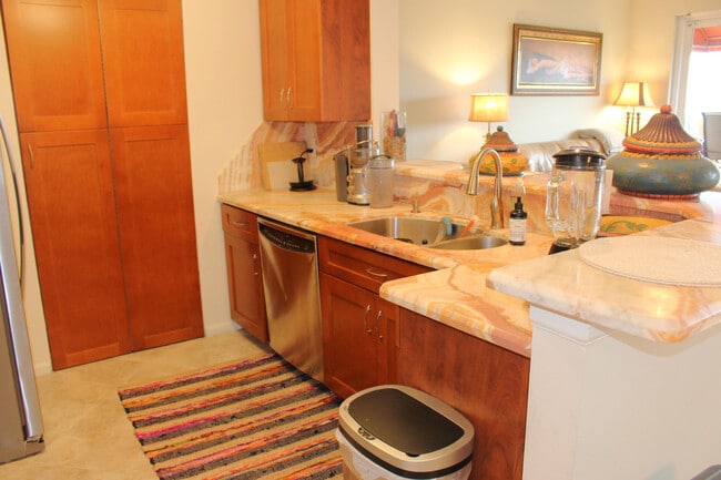 Photo - 1000 Scotia Dr Unit 605