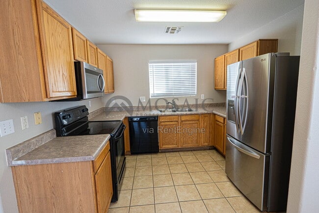 Photo - 1158 E Silversmith Trail