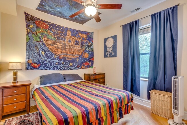 Photo - Great 2 Bedroom Unit in a Beautiful building
