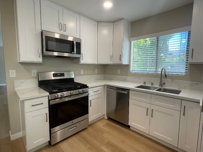 Building Photo - 1256 Mariposa St Rental