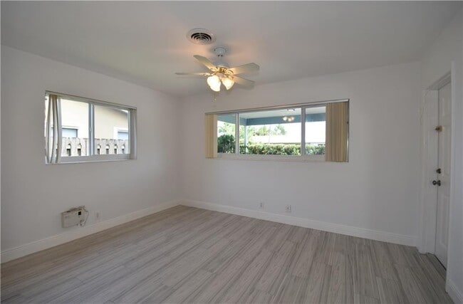 Photo - 1711 NE 60th St