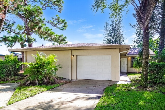Building Photo - 225 Bayhead Dr