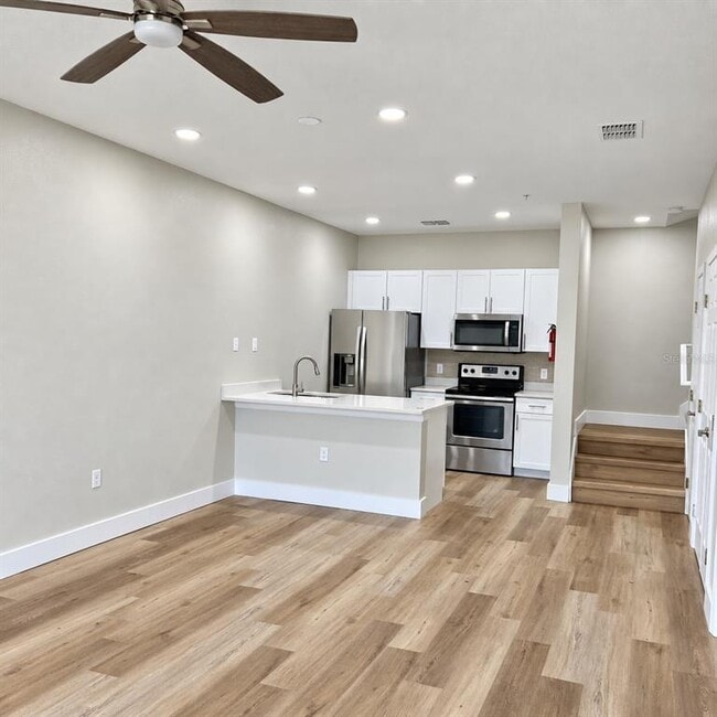 8921 Shine Dr