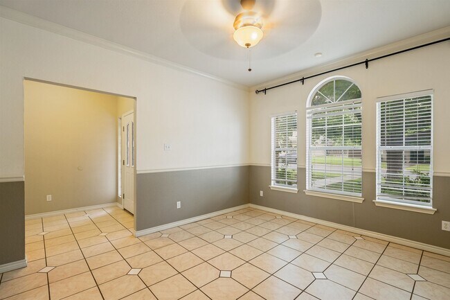 Photo - 117 White Feather Trail