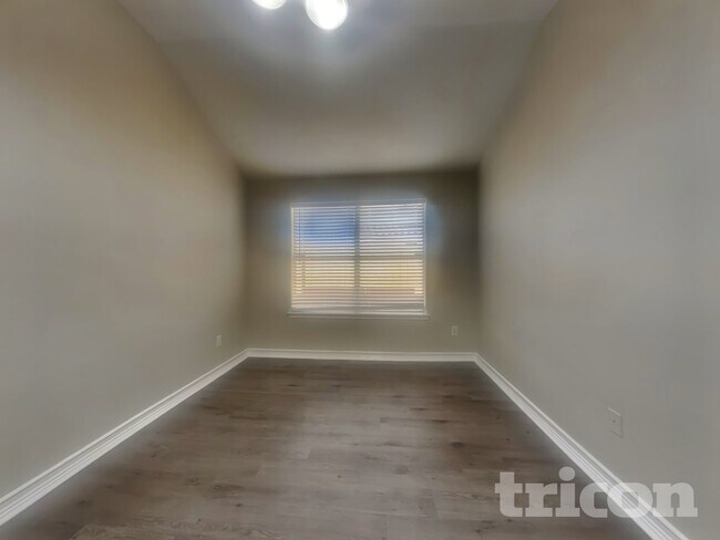 Photo - 29418 Fox River Dr
