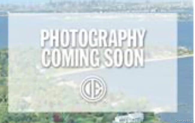 Building Photo - 362 W Merrick Rd Unit 104