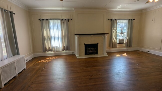 Photo - 303 4th St NE Unit 2
