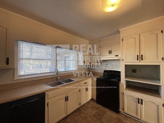 Photo - 7162 Everett Dr