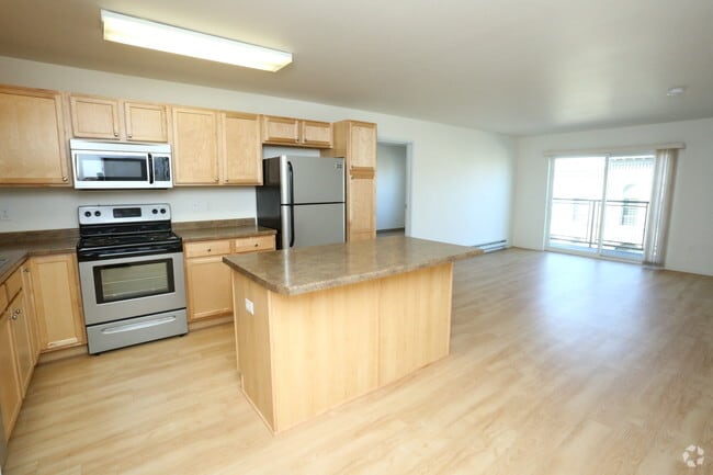 2BR, 2BA - 1020 SF