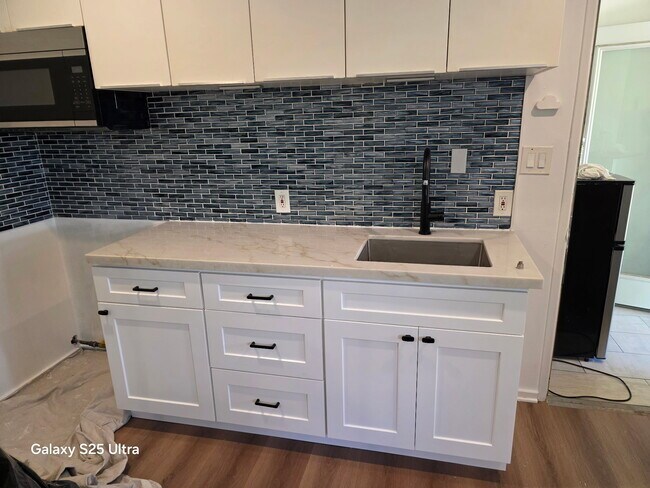 Photo - 14039 Gilmore St Unit 1