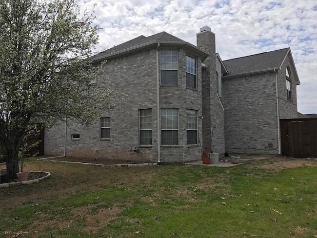2605 Gull Lake Dr