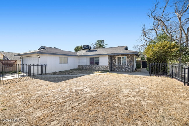 Photo - 639 E Ovington St Casa
