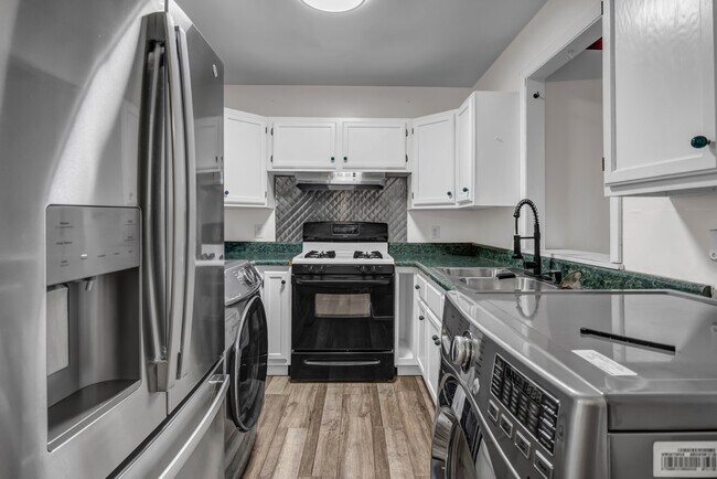 Photo - 608 Brunswick Rd