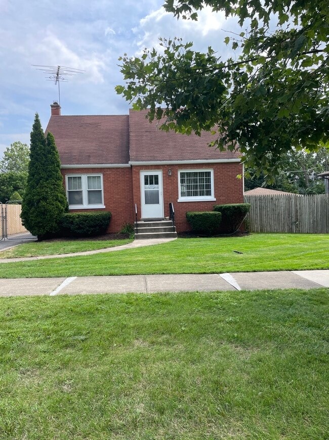 Building Photo - 111 N Wilmette Ave Rental