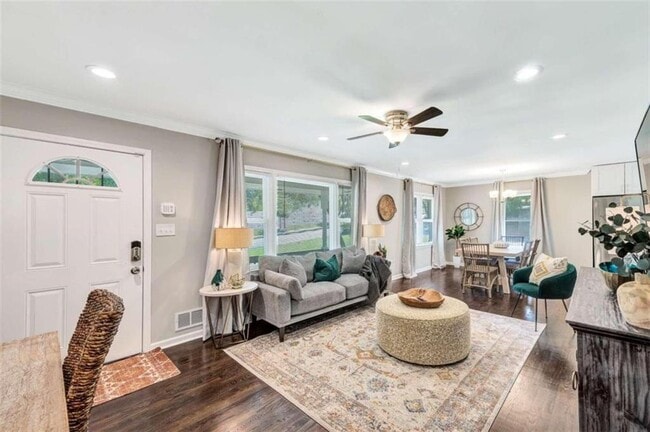 Photo - 1376 Sandtown Rd SW