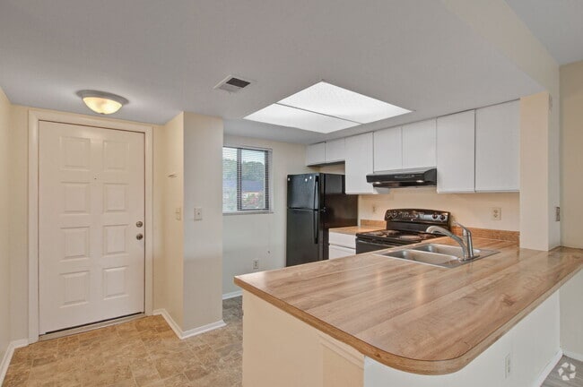Building Photo - 2186 Bees Ferry Rd Unit F Rental