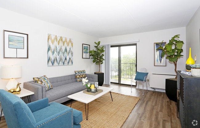 1BR,1BA,748 - Laurel