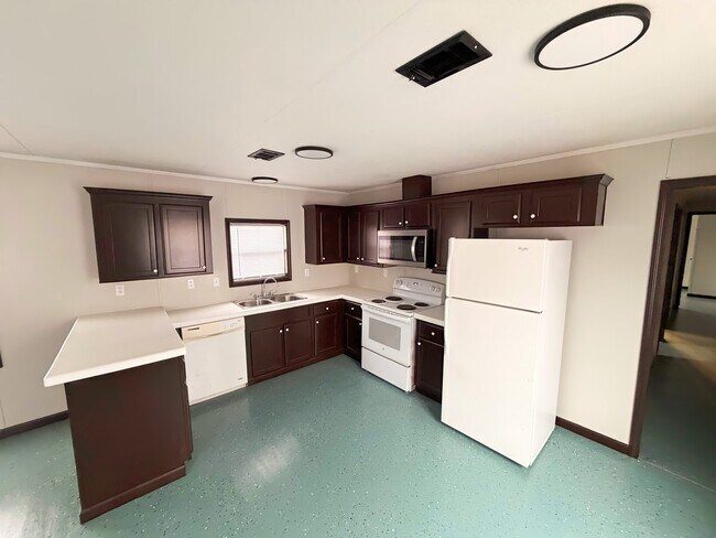 Photo - 28 Deerwood Park