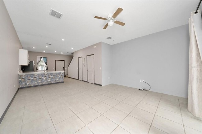 Photo - 2060 Viewfinder St