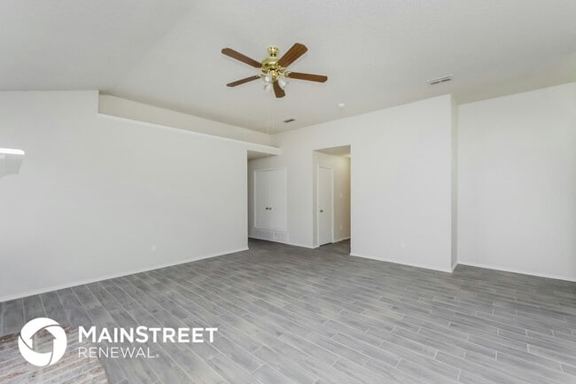 Photo - 10917 Ives St