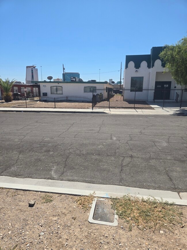 705 Morgan Ave Unit 1
