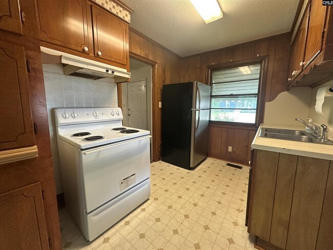 Photo - 1213 Summerland Dr