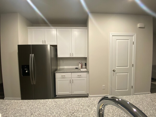 Room in Townhome on Memorial Pkwy