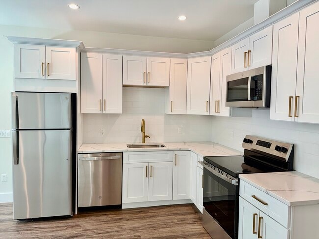 175 E Main St Unit 1
