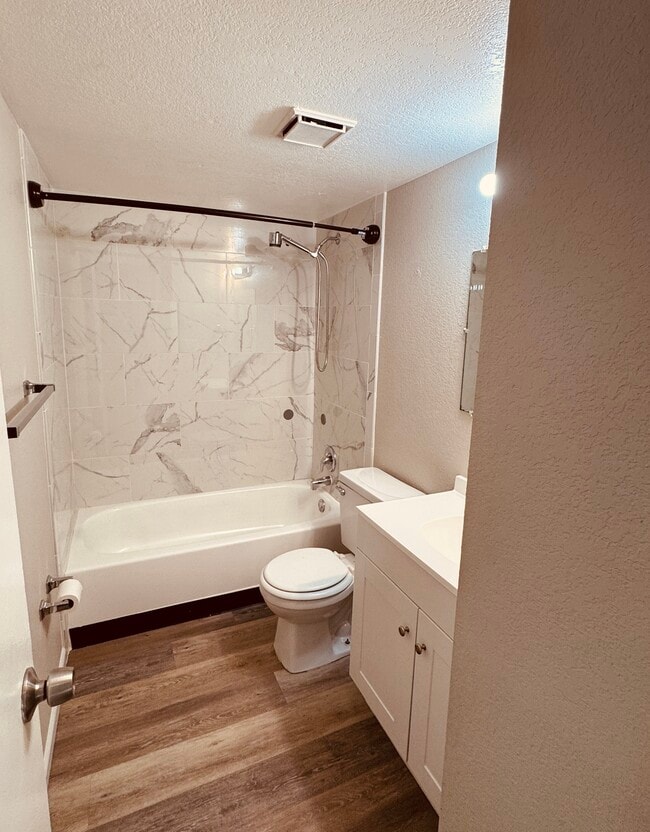 Photo - 3310 Cochran Dr Unidad D