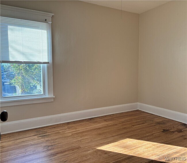 Photo - 430 Colvin Ave