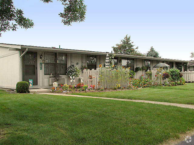 Parkville Apartments - Parkville Apts