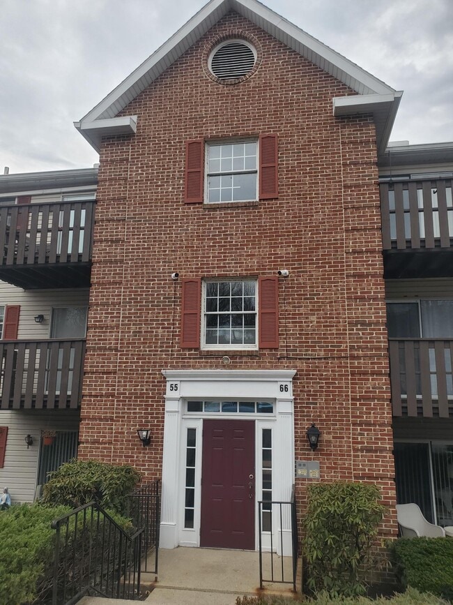 Building Photo - 620 Manatawny St