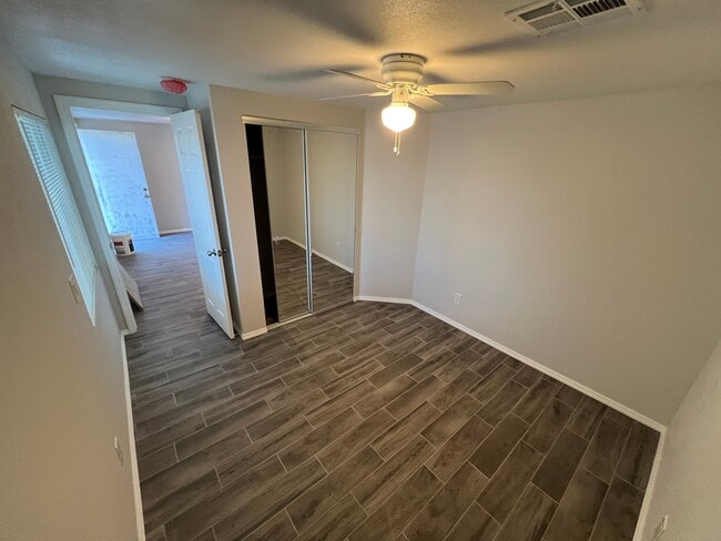 Photo - 441 E Brady St