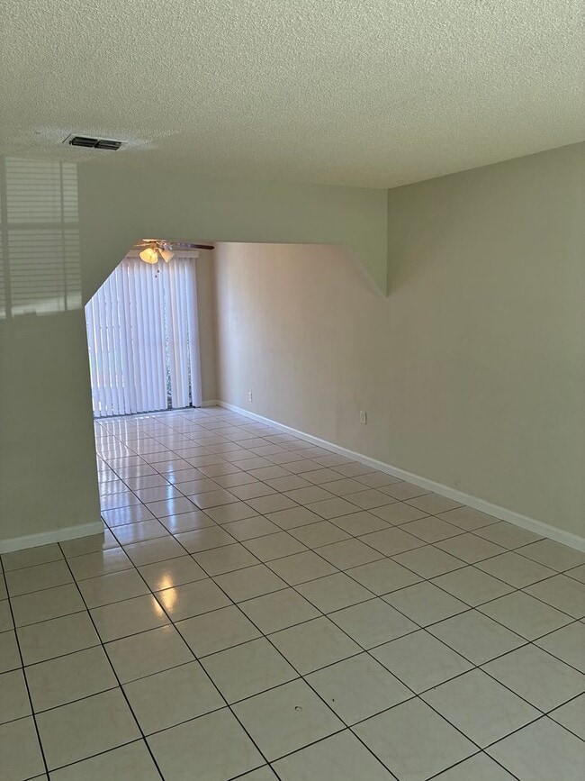 695 Douglas Dr