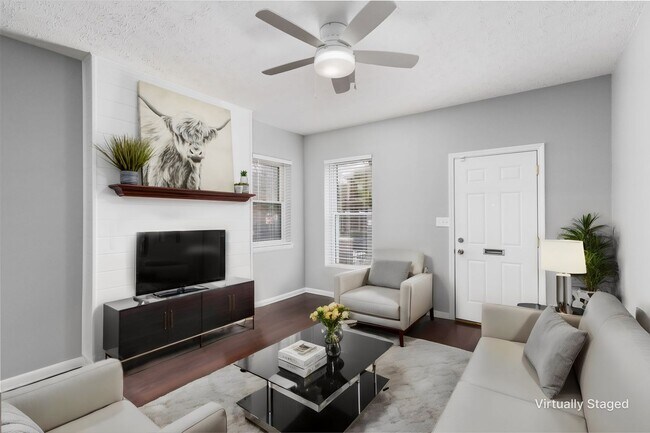 Photo - 844-848-848 Oak St