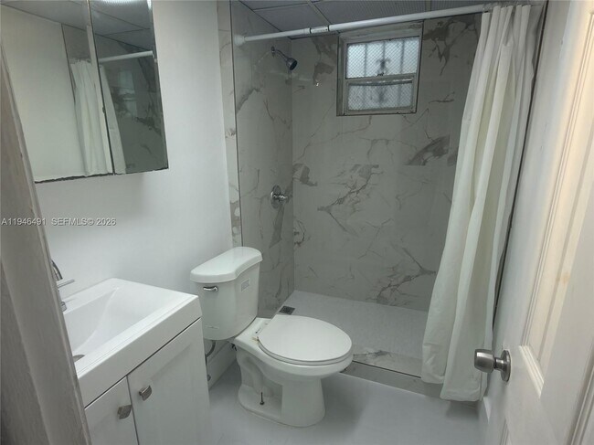 Photo - 2000 Biarritz Dr Unit 202